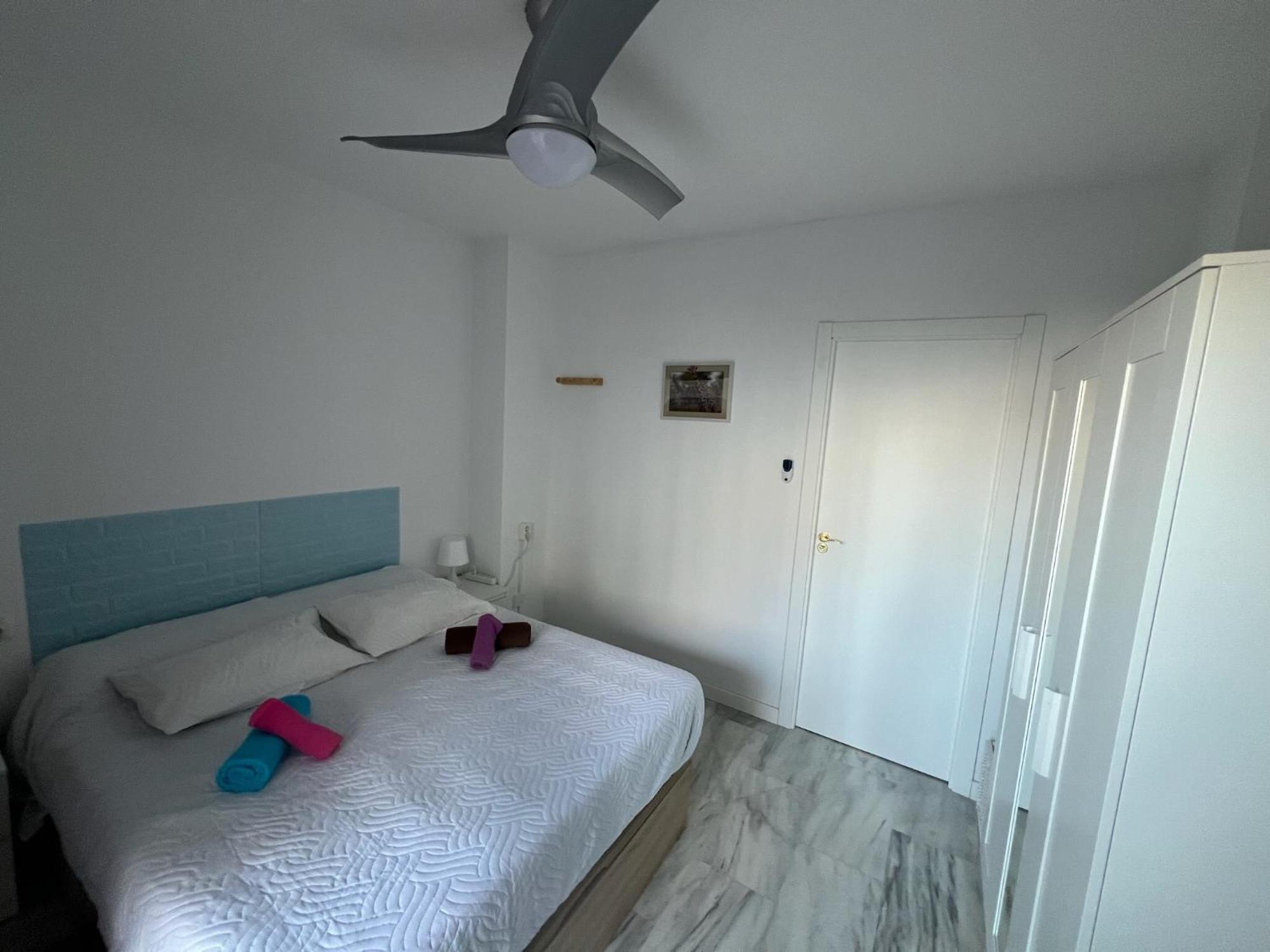 Torremolinos Habitaciones Privada En Apartamentos Compartidos Δωμάτιο φωτογραφία