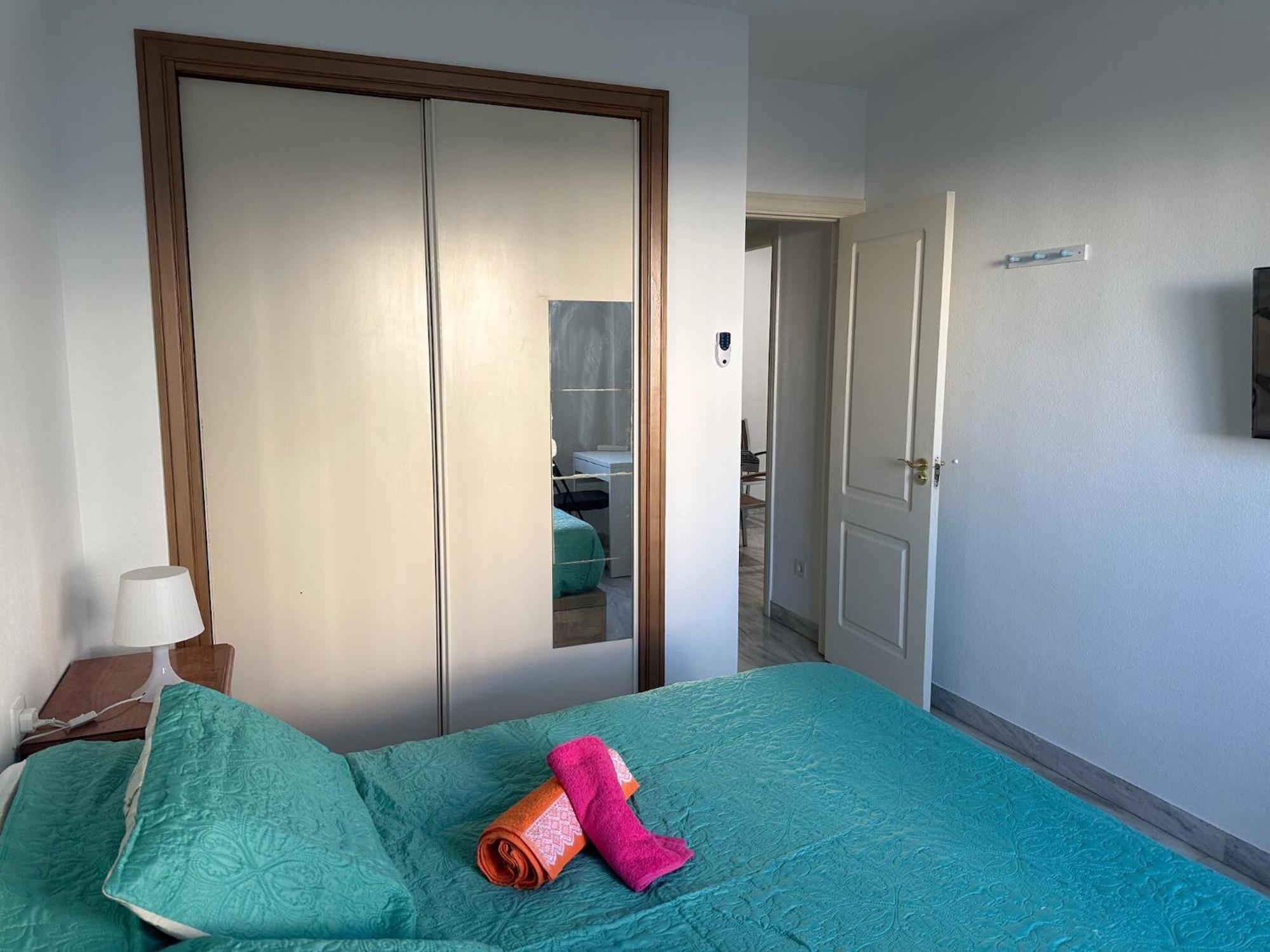 Torremolinos Habitaciones Privada En Apartamentos Compartidos Δωμάτιο φωτογραφία