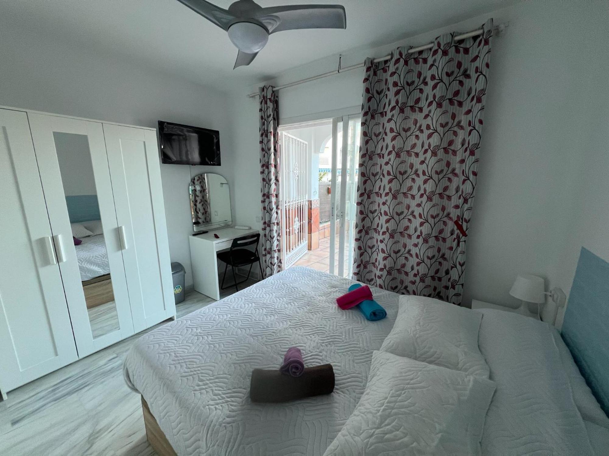 Torremolinos Habitaciones Privada En Apartamentos Compartidos Δωμάτιο φωτογραφία